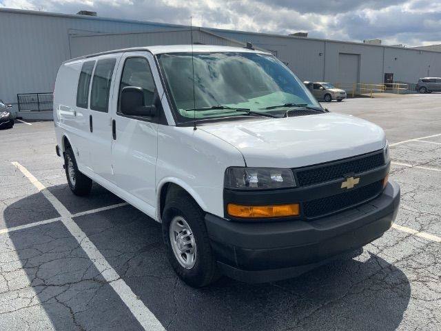 Used 2019 Chevrolet Express 2500 w/ Driver Convenience Package RWD image 4