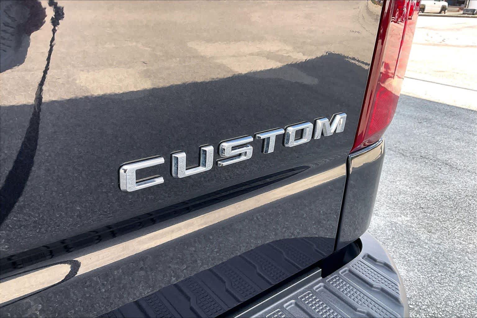 Used 2023 Chevrolet Silverado 1500 Custom RWD image 10