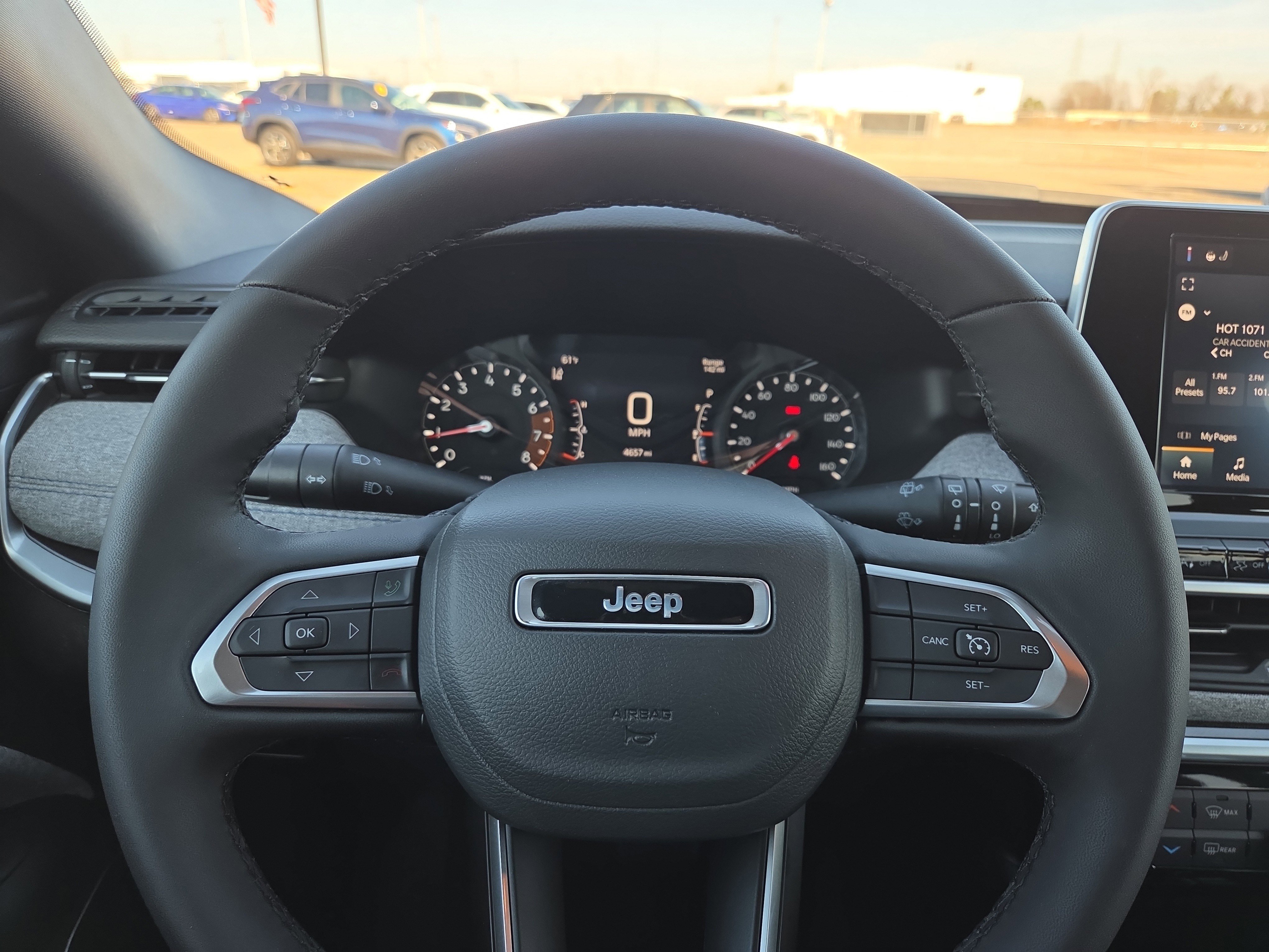 Used 2025 Jeep Compass Latitude image 10