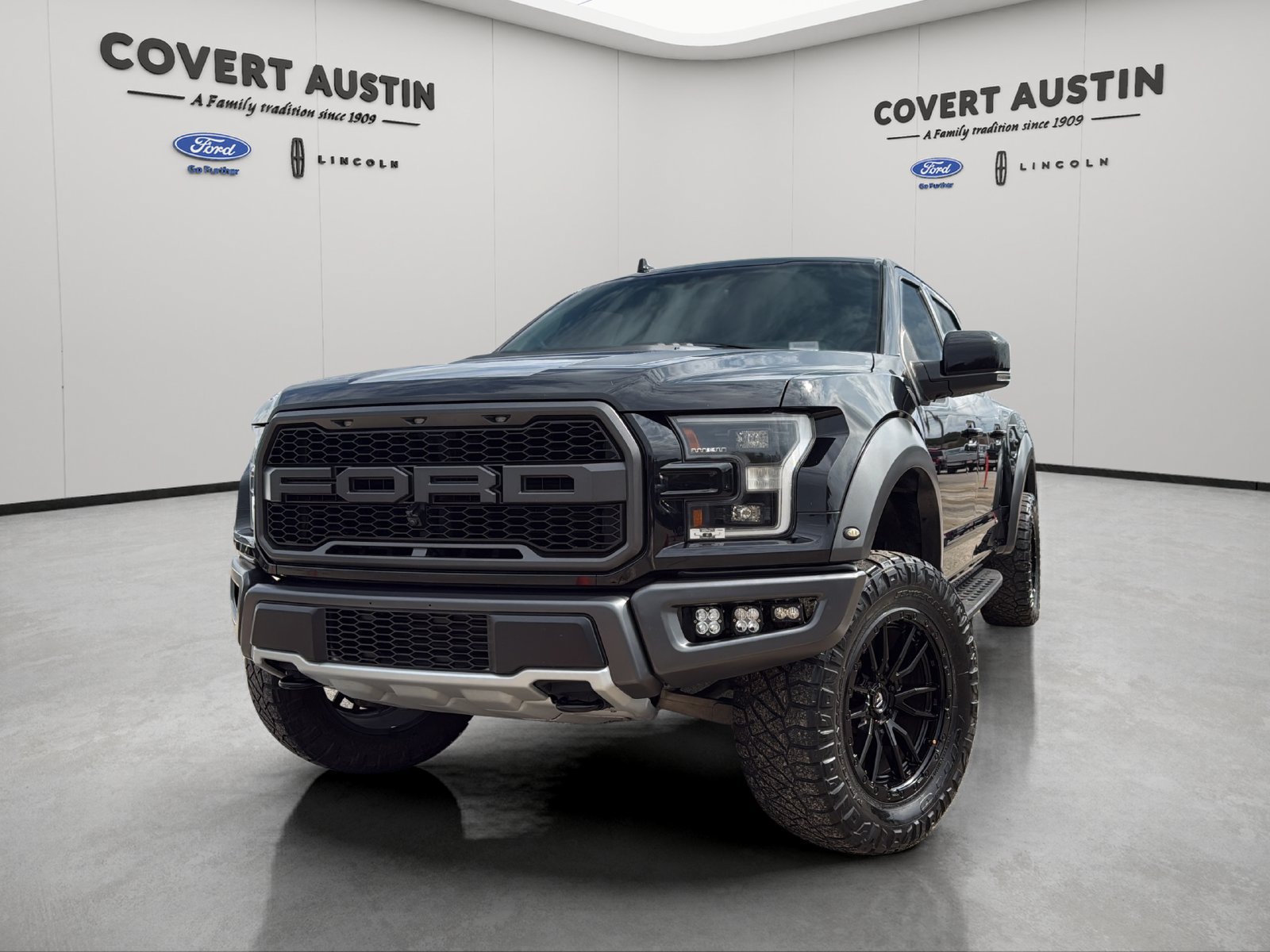 Used 2020 Ford F150 Raptor w/ Equipment Group 802A Luxury AWD/4WD image 1
