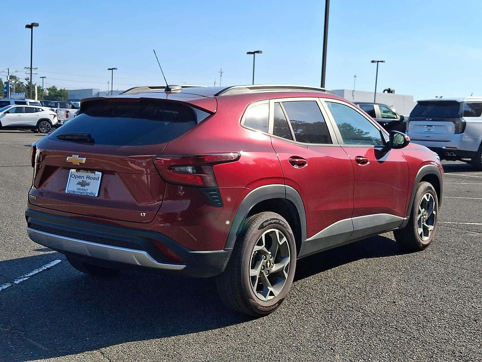 Used 2025 Chevrolet Trax LT FWD image 7