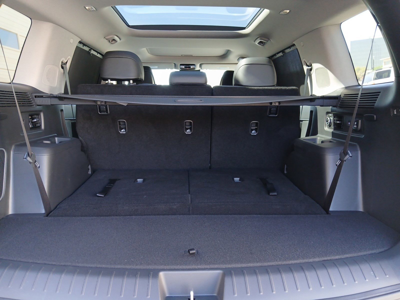 Used 2025 Hyundai Santa Fe Limited image 16