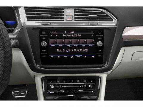Used 2023 Volkswagen Tiguan SE R-Line AWD/4WD image 10