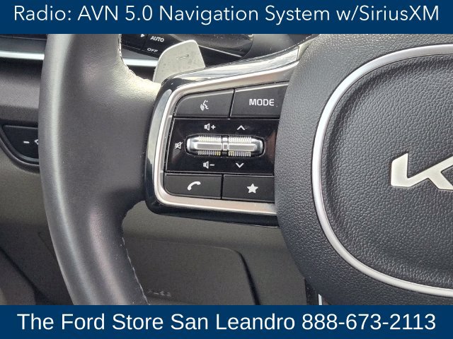 Used 2025 Kia Carnival EX FWD image 19