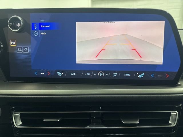 New 2026 Chevrolet Traverse LT w/ Sun and Wheel Package image 17