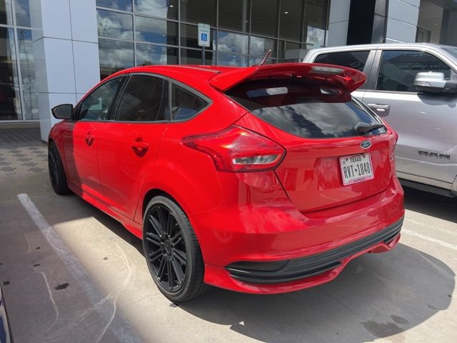 Used 2017 Ford Focus ST FWD image 3