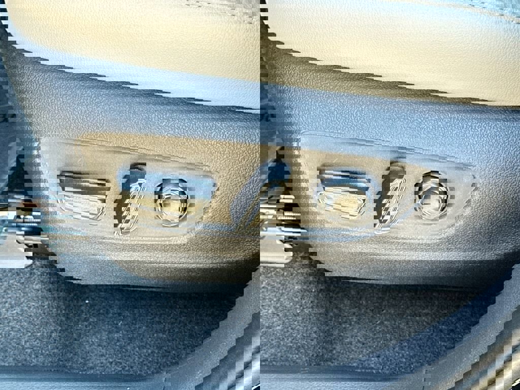 Used 2025 Toyota Grand Highlander Limited image 15