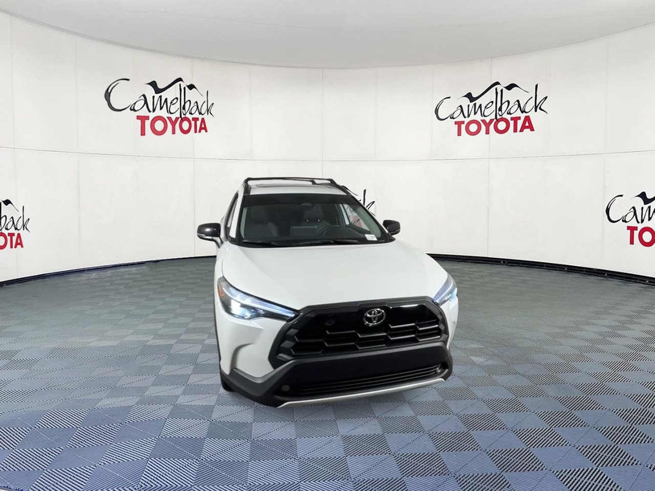 Used 2026 Toyota Corolla Cross XLE w/ Convenience Package AWD/4WD image 4