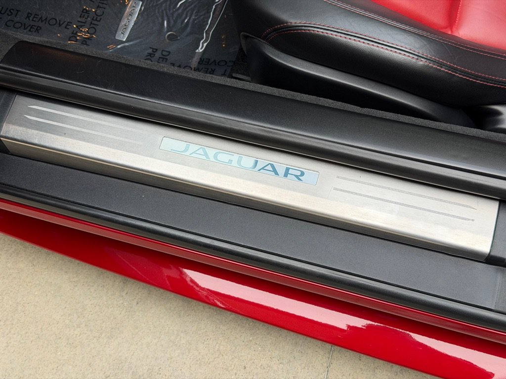 Used 2016 Jaguar F-TYPE R AWD/4WD image 28