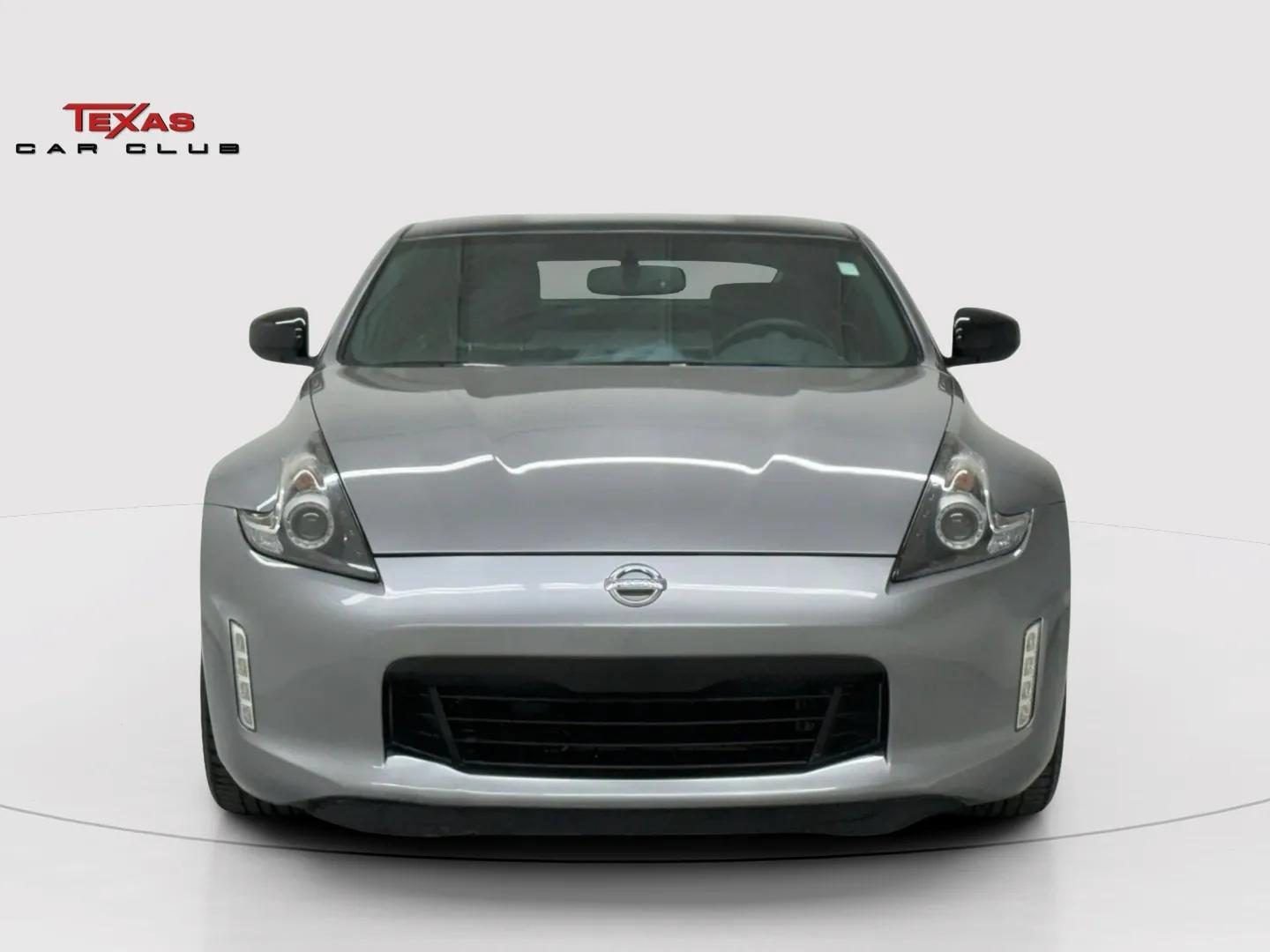 Used 2019 Nissan 370Z Touring Sport RWD image 4
