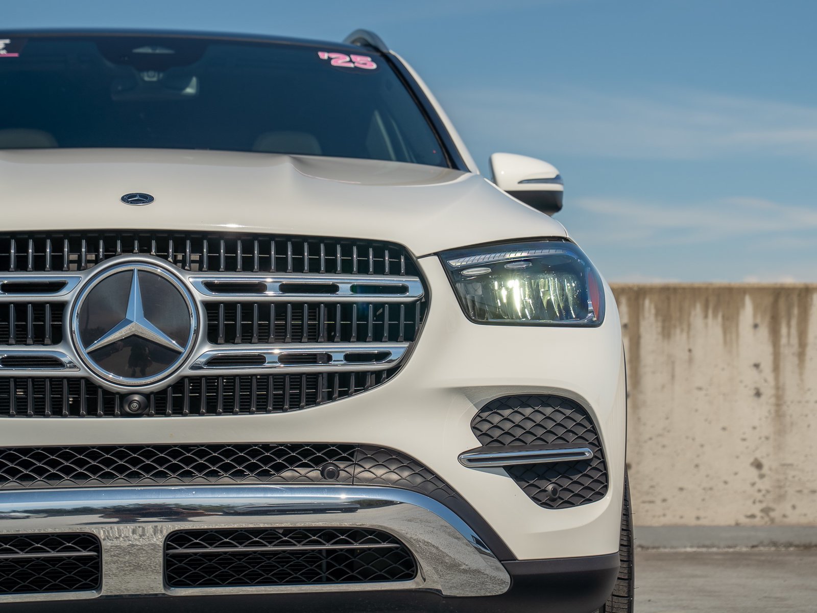Certified 2025 Mercedes-Benz GLE 450e 4MATIC w/ Winter Package image 8
