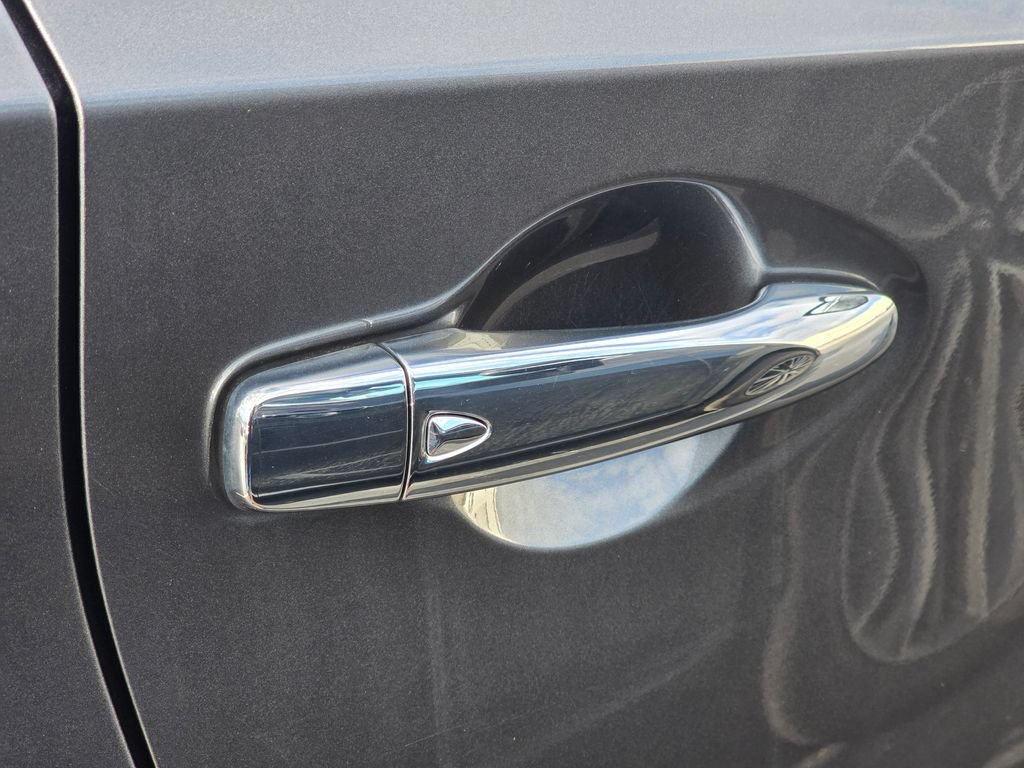Used 2022 Nissan Murano S AWD/4WD image 18