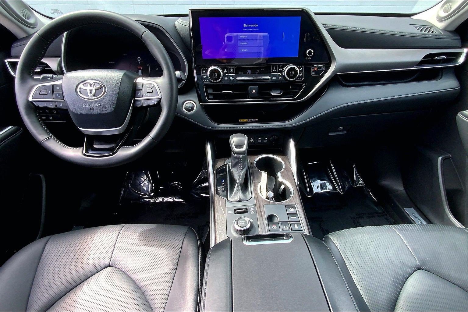 Used 2026 Toyota Highlander Limited AWD/4WD image 19