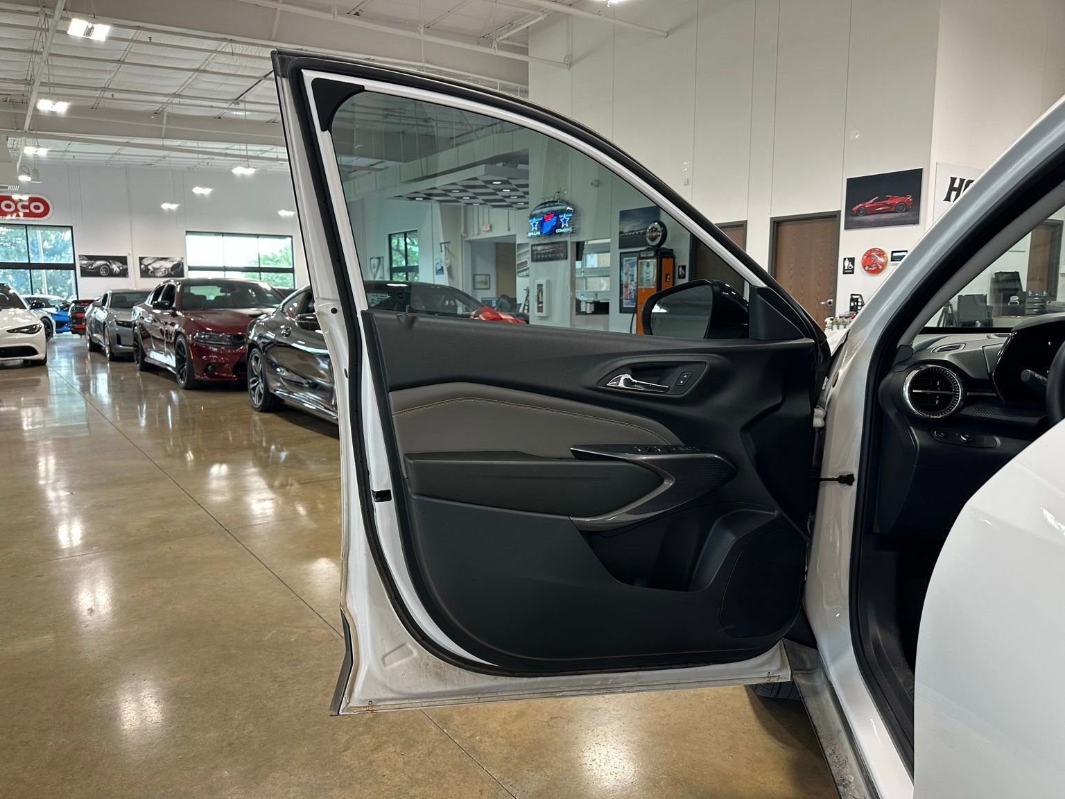 Used 2024 Chevrolet Trax ACTIV w/ Driver Confidence Package FWD image 9