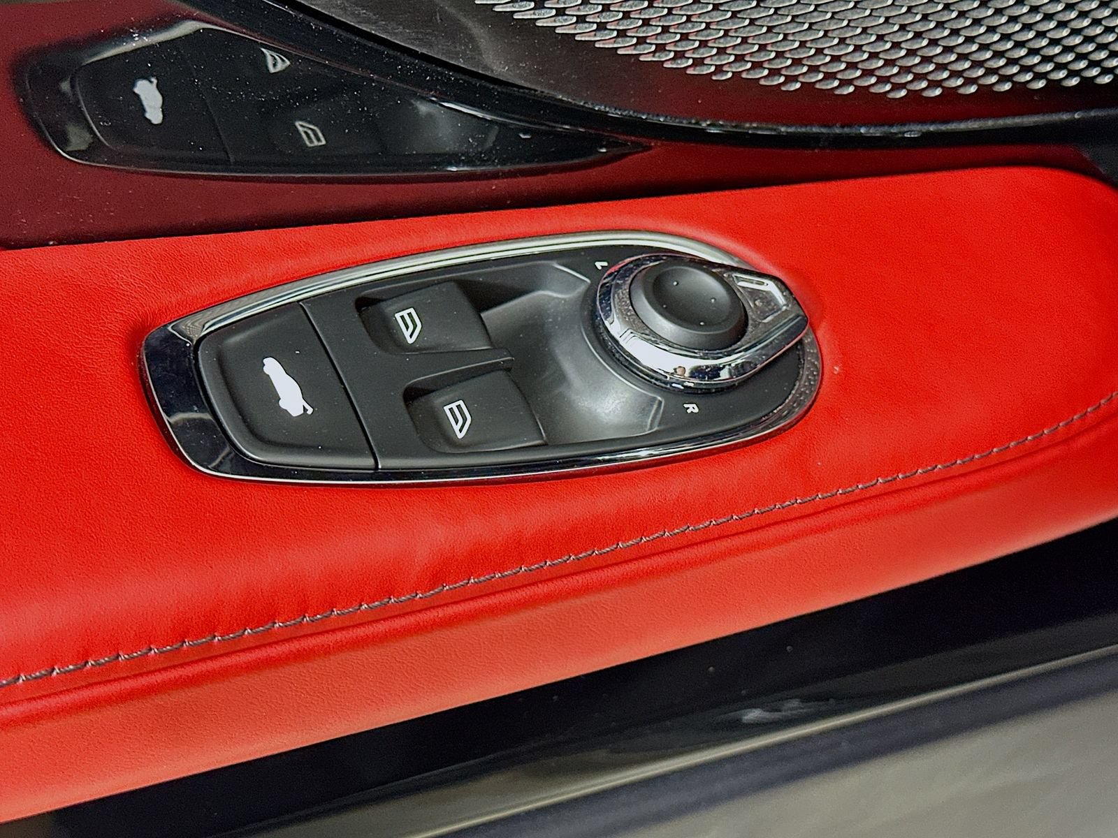 Used 2024 Aston Martin DB12 Coupe RWD image 17