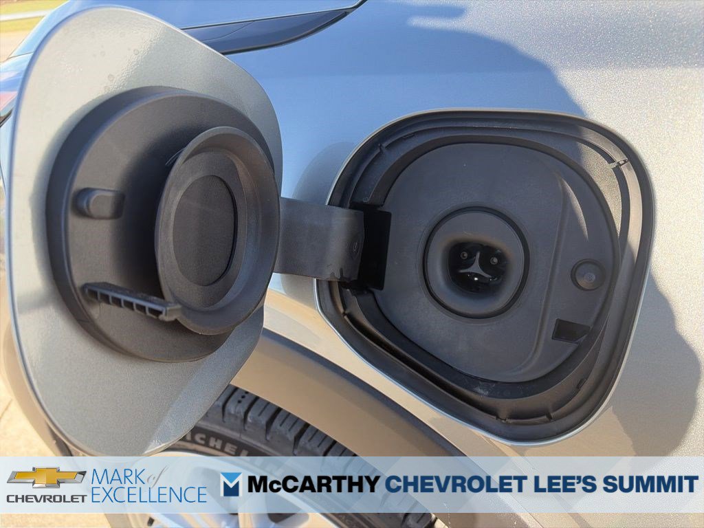 New 2027 Chevrolet Bolt LT w/ Comfort Package FWD image 11