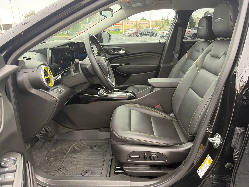 Used 2025 Chevrolet Trax ACTIV w/ Driver Confidence Package FWD image 14