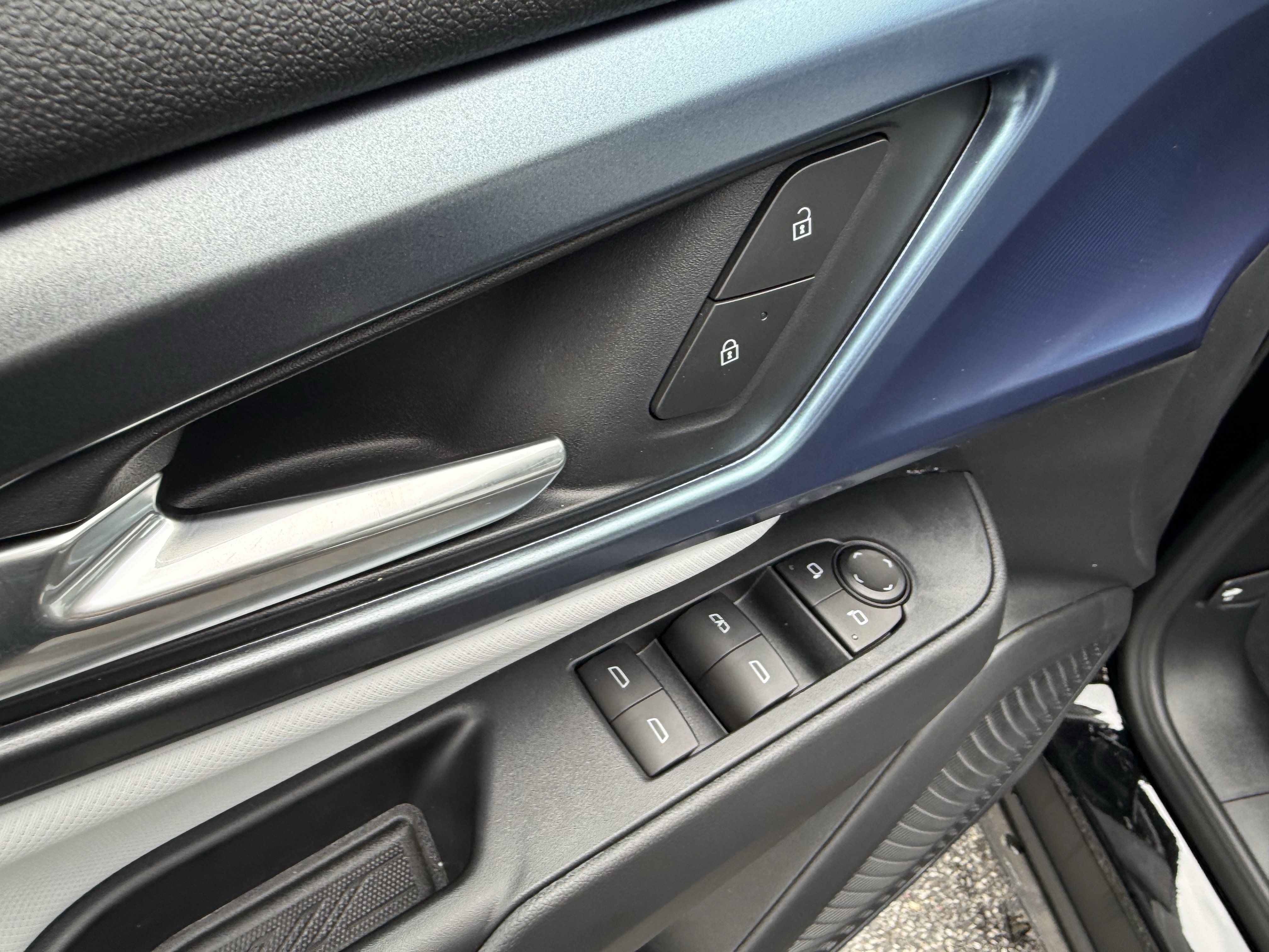 New 2026 Chevrolet Equinox EV LT FWD image 15