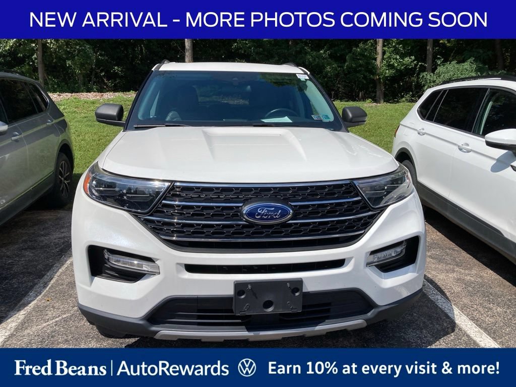 Used 2022 Ford Explorer XLT w/ Equipment Group 202A AWD/4WD image 2