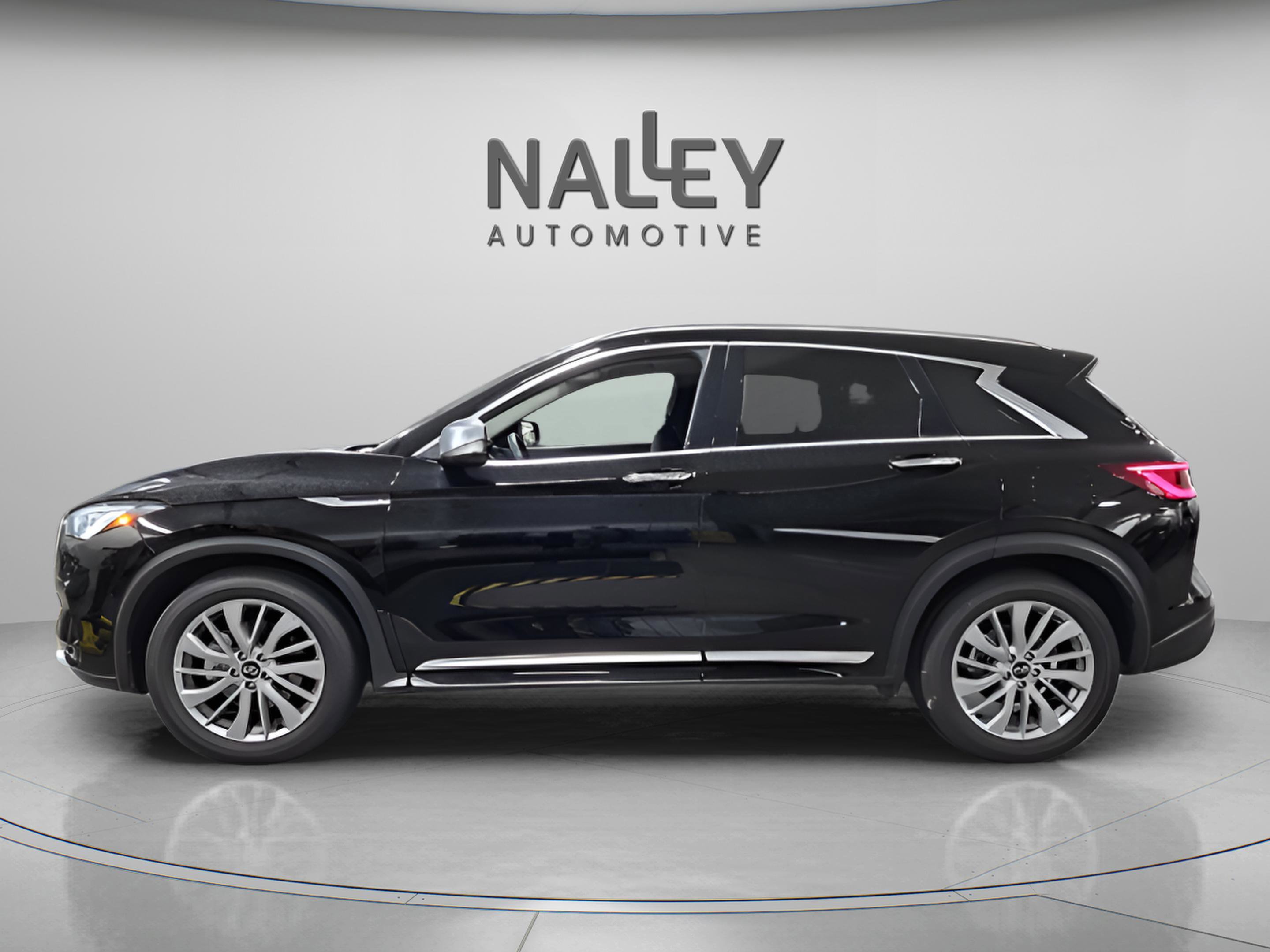 Certified 2025 INFINITI QX50 Luxe w/ Accent Package image 3