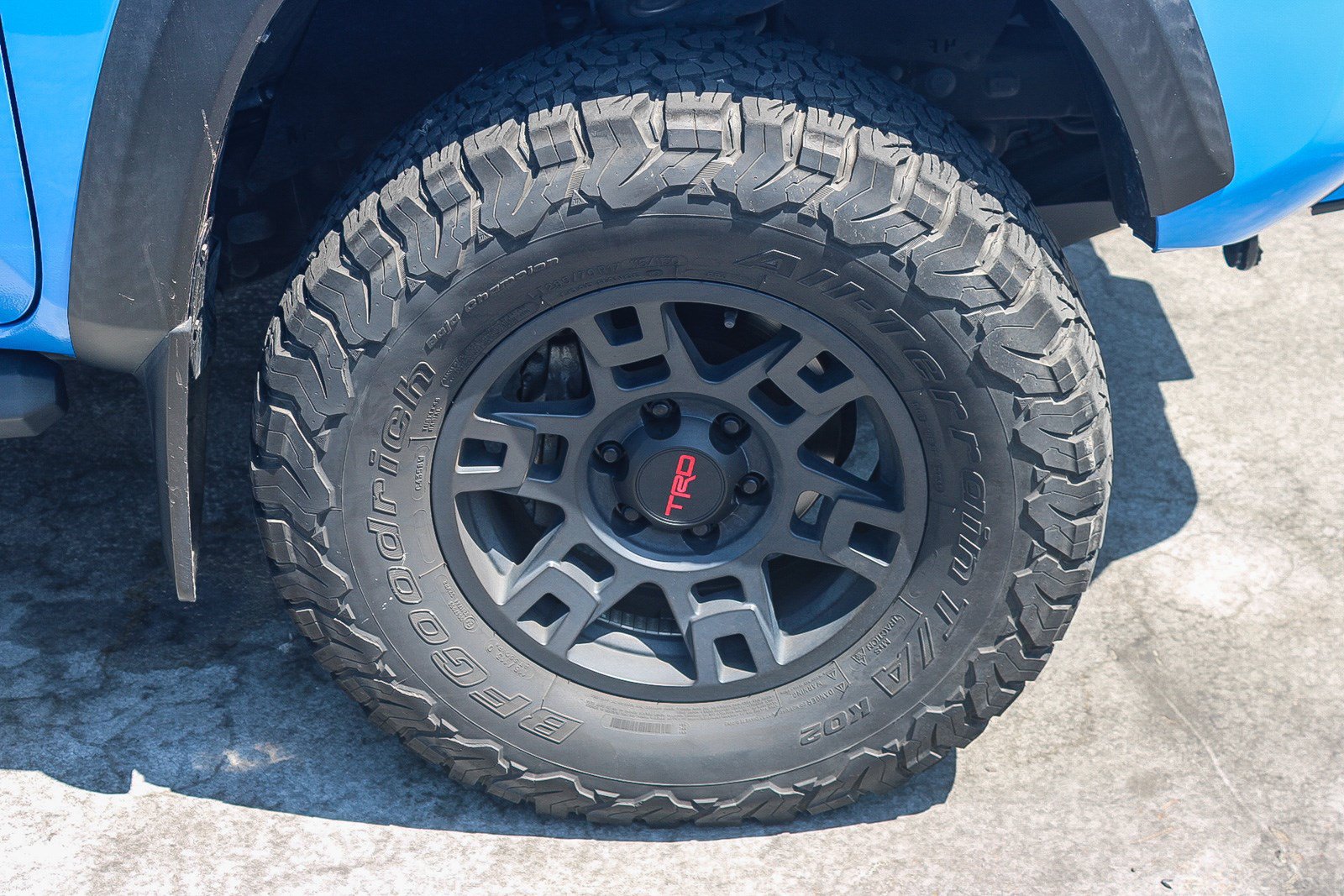 Used 2021 Toyota Tacoma TRD Off-Road w/ TRD Premium Off Road Package AWD/4WD image 17