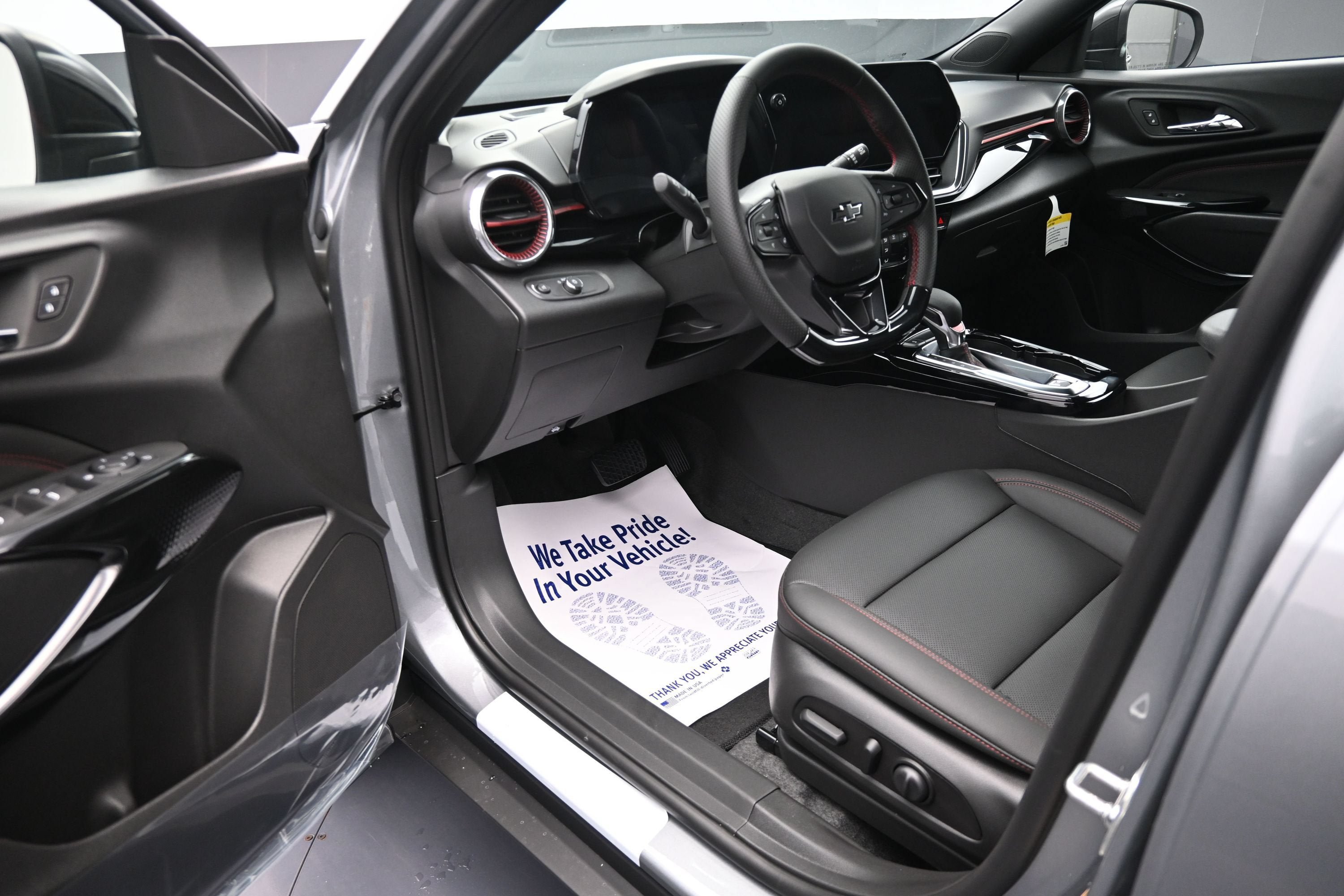 New 2026 Chevrolet Trax RS w/ Sunroof Package FWD image 10