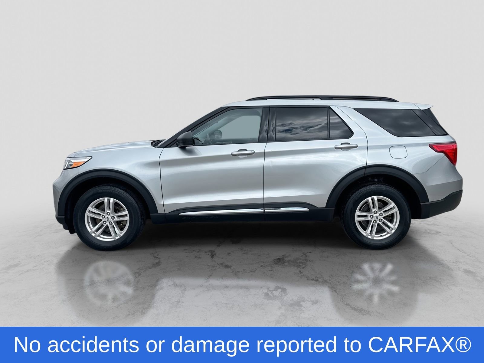Certified 2023 Ford Explorer XLT AWD/4WD image 3