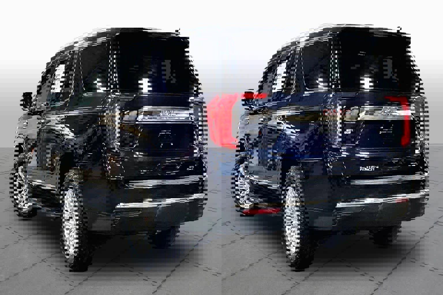 Used 2021 GMC Yukon SLT w/ SLT Premium Package AWD/4WD image 12