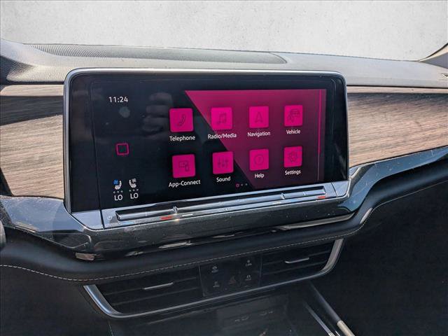 Used 2024 Volkswagen Atlas SEL AWD/4WD image 10