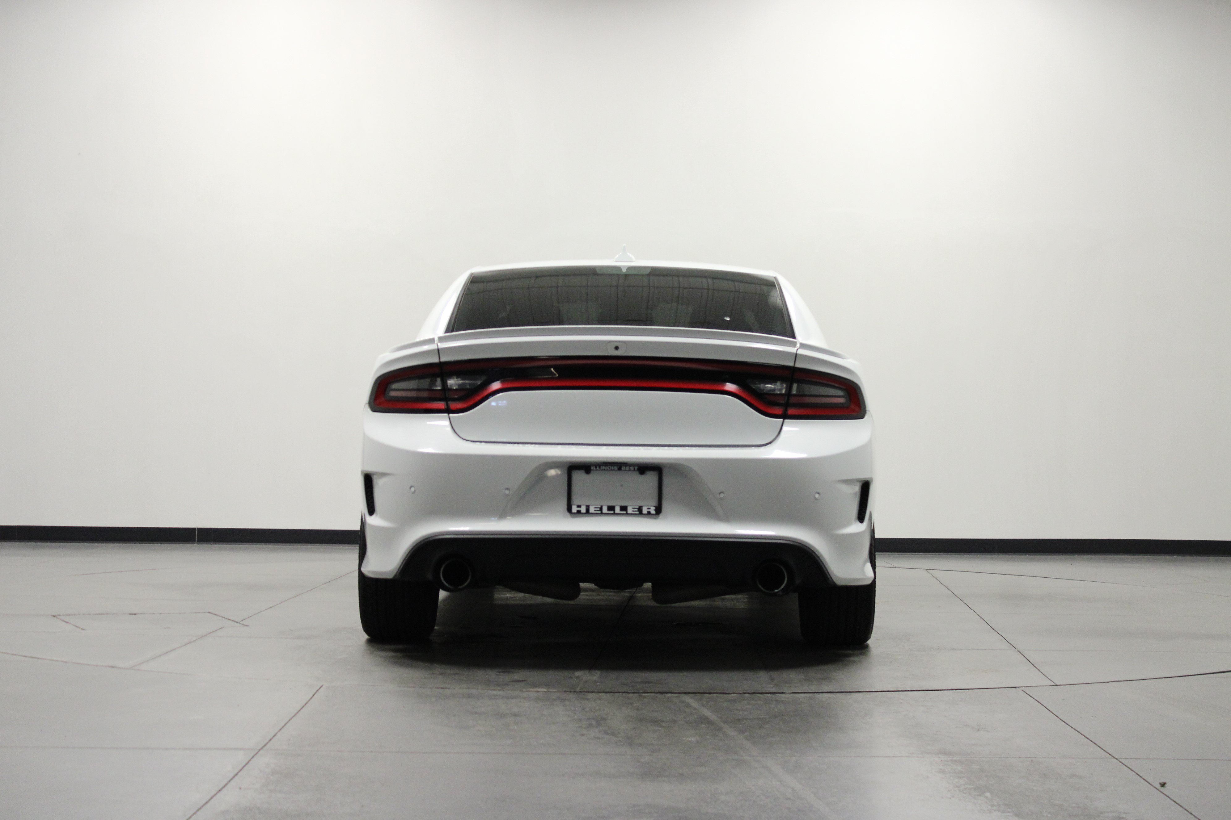 Used 2018 Dodge Charger R/T w/ Driver Confidence Group RWD image 5