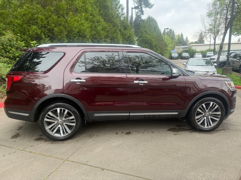Used 2018 Ford Explorer Platinum AWD/4WD image 2