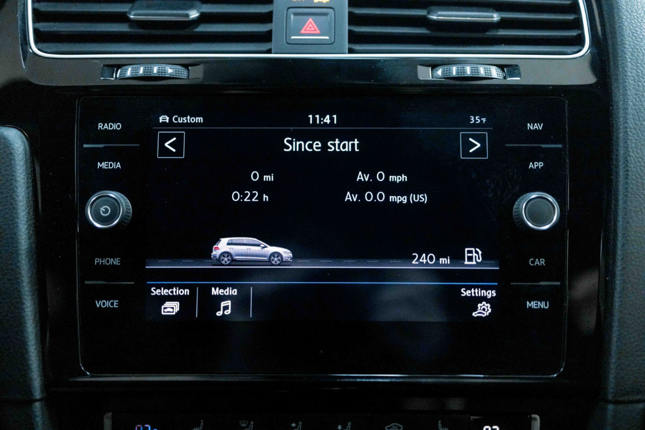 Used 2018 Volkswagen Golf R DCS and Navigation 7A image 63