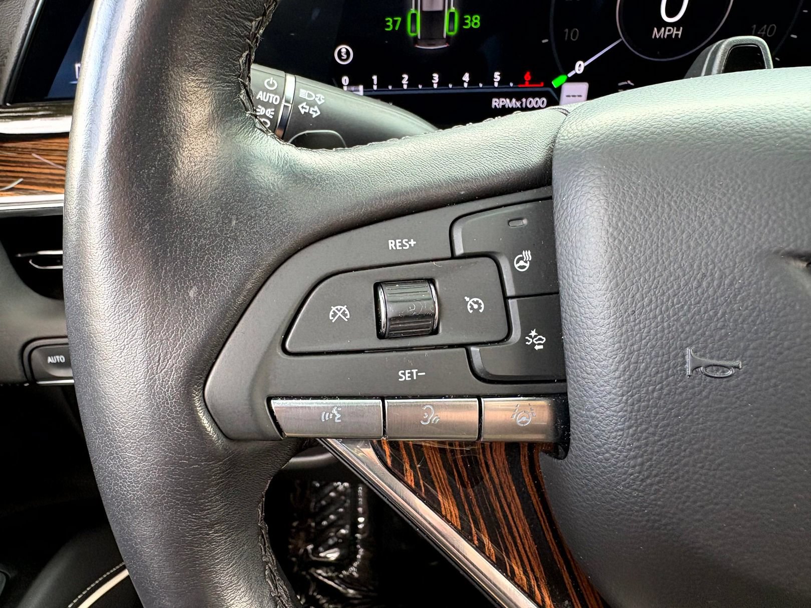 Certified 2023 Cadillac Escalade ESV Premium Luxury AWD/4WD image 20