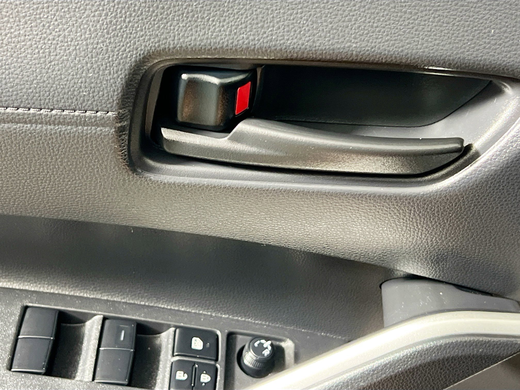 Used 2025 Toyota Corolla Cross AWD Hybrid image 16