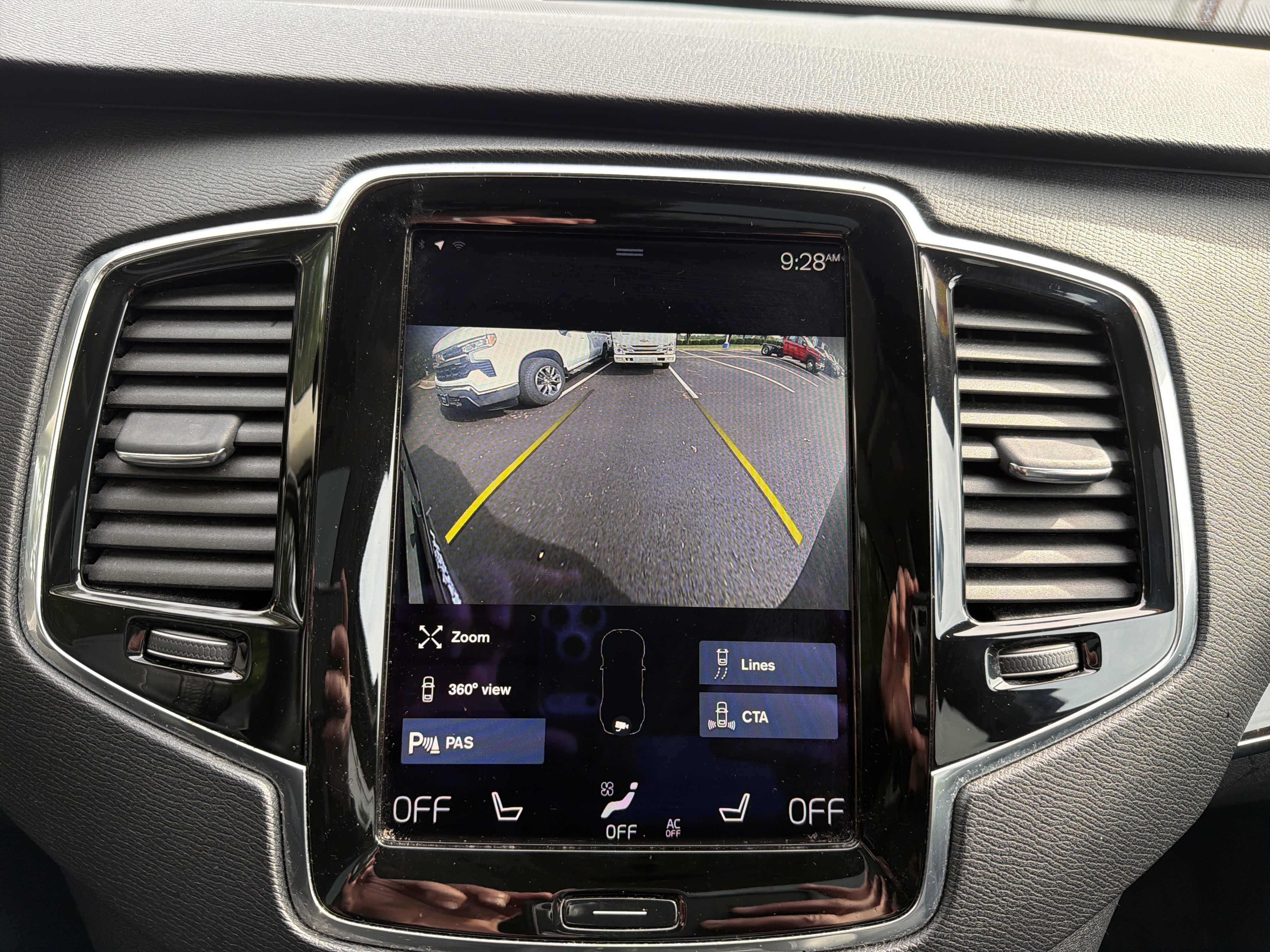 Used 2017 Volvo XC90 T5 Momentum w/ Vision Package image 25