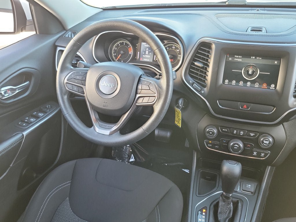 Used 2020 Jeep Cherokee Latitude FWD image 11