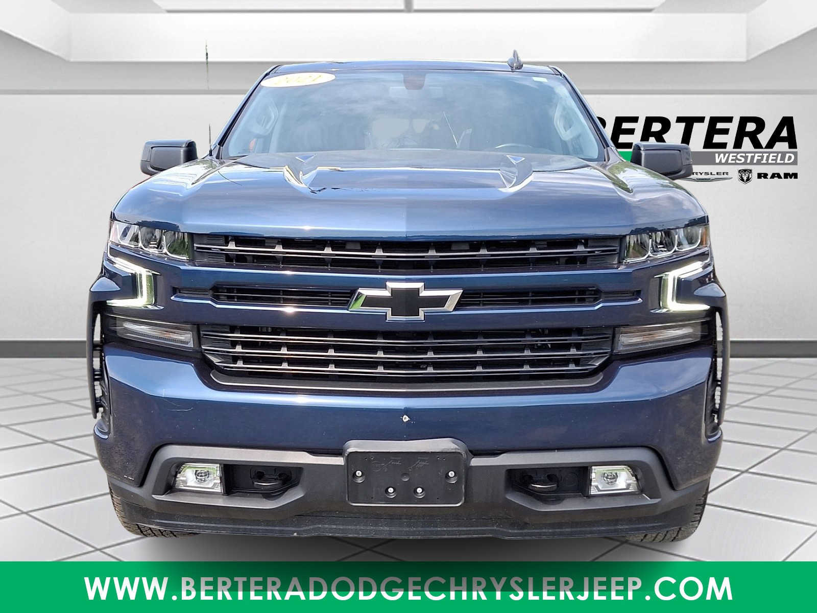Used 2021 Chevrolet Silverado 1500 RST w/ Z71 Off-Road Package AWD/4WD image 2