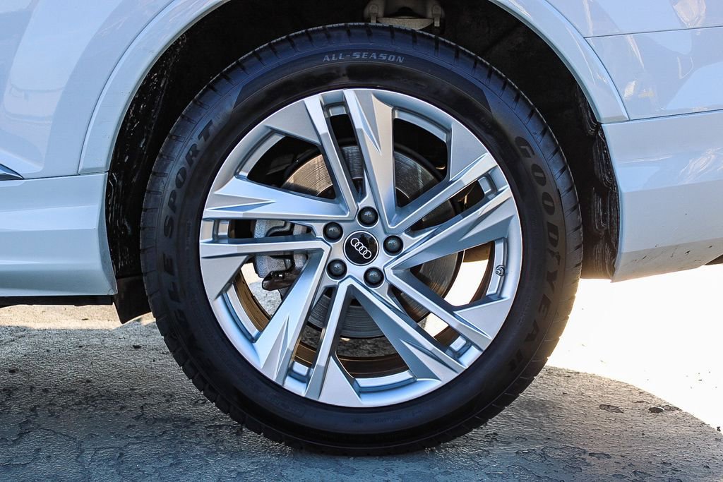Used 2023 Audi Q7 3.0T Premium Plus image 12