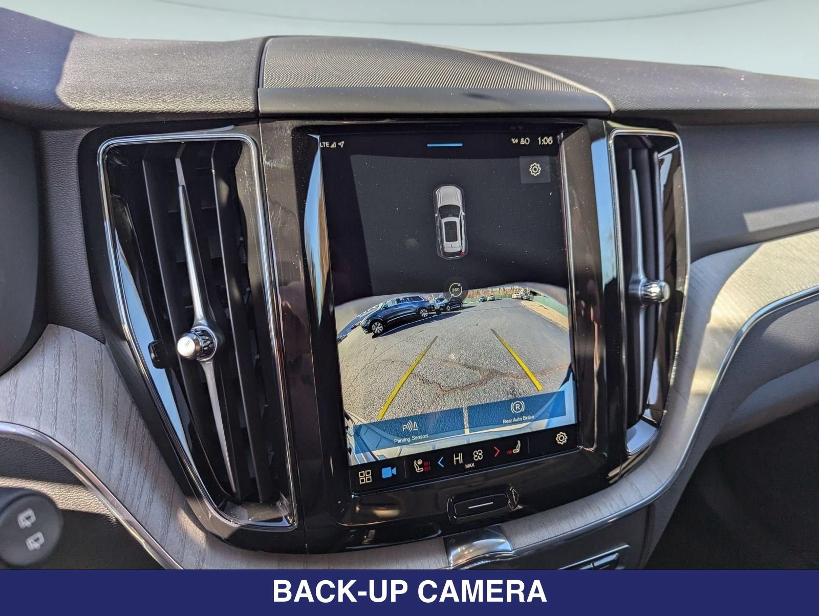New 2025 Volvo XC60 T8 Plus w/ Protection Package Premier AWD/4WD image 17