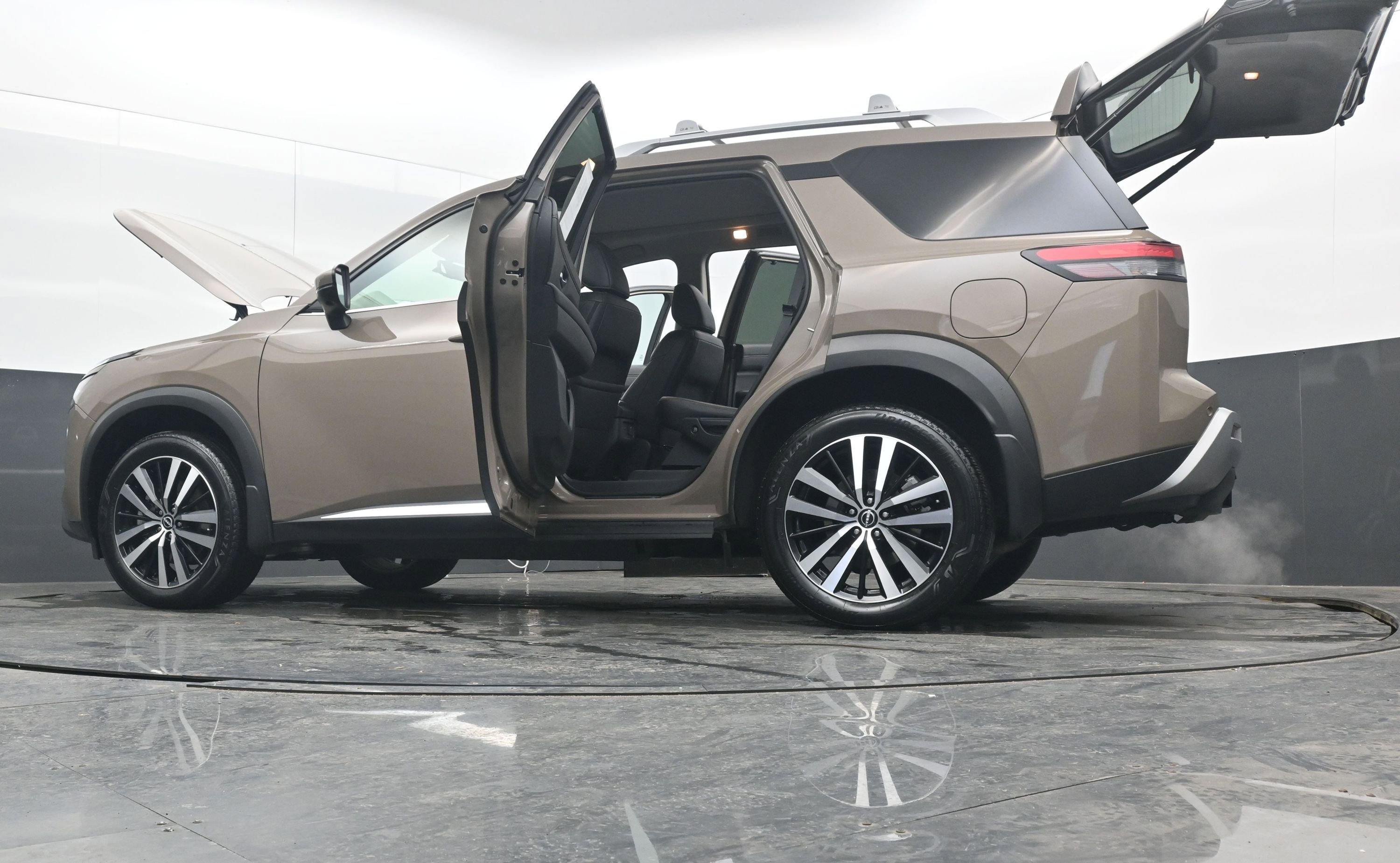 Certified 2024 Nissan Pathfinder Platinum w/ Cargo Package image 43