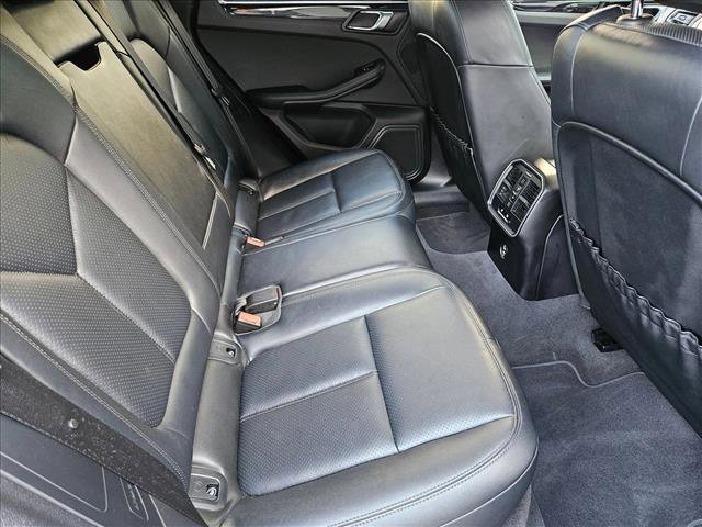 Used 2023 Porsche Macan Turbo image 19