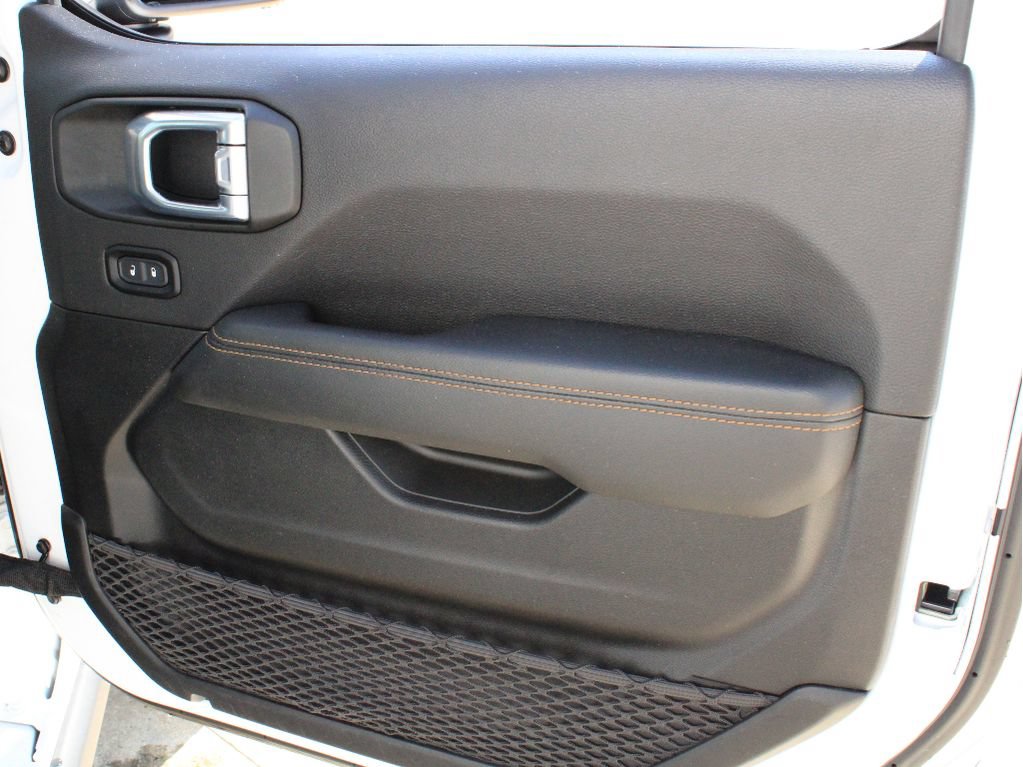 Used 2023 Jeep Gladiator Overland AWD/4WD image 23
