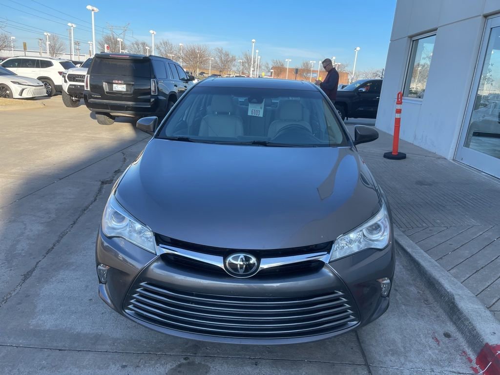 Used 2016 Toyota Camry XLE w/ Moonroof Package image 2
