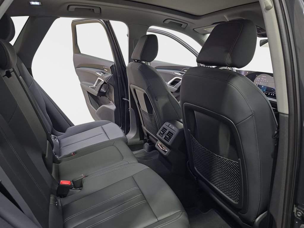Used 2025 Audi Q5 Premium w/ Premium Plus AWD/4WD image 13