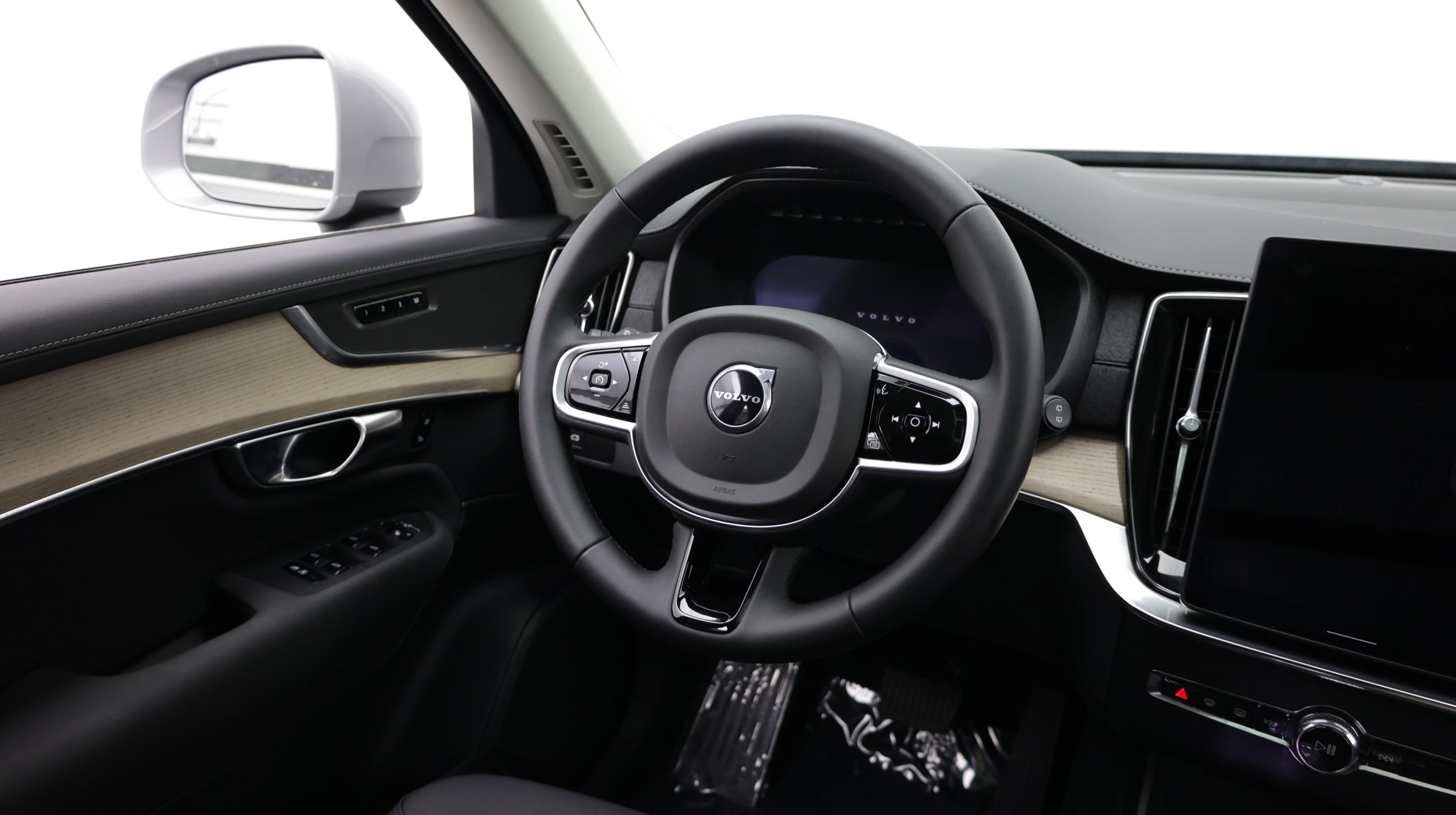 Used 2025 Volvo XC90 B5 Core AWD/4WD image 33