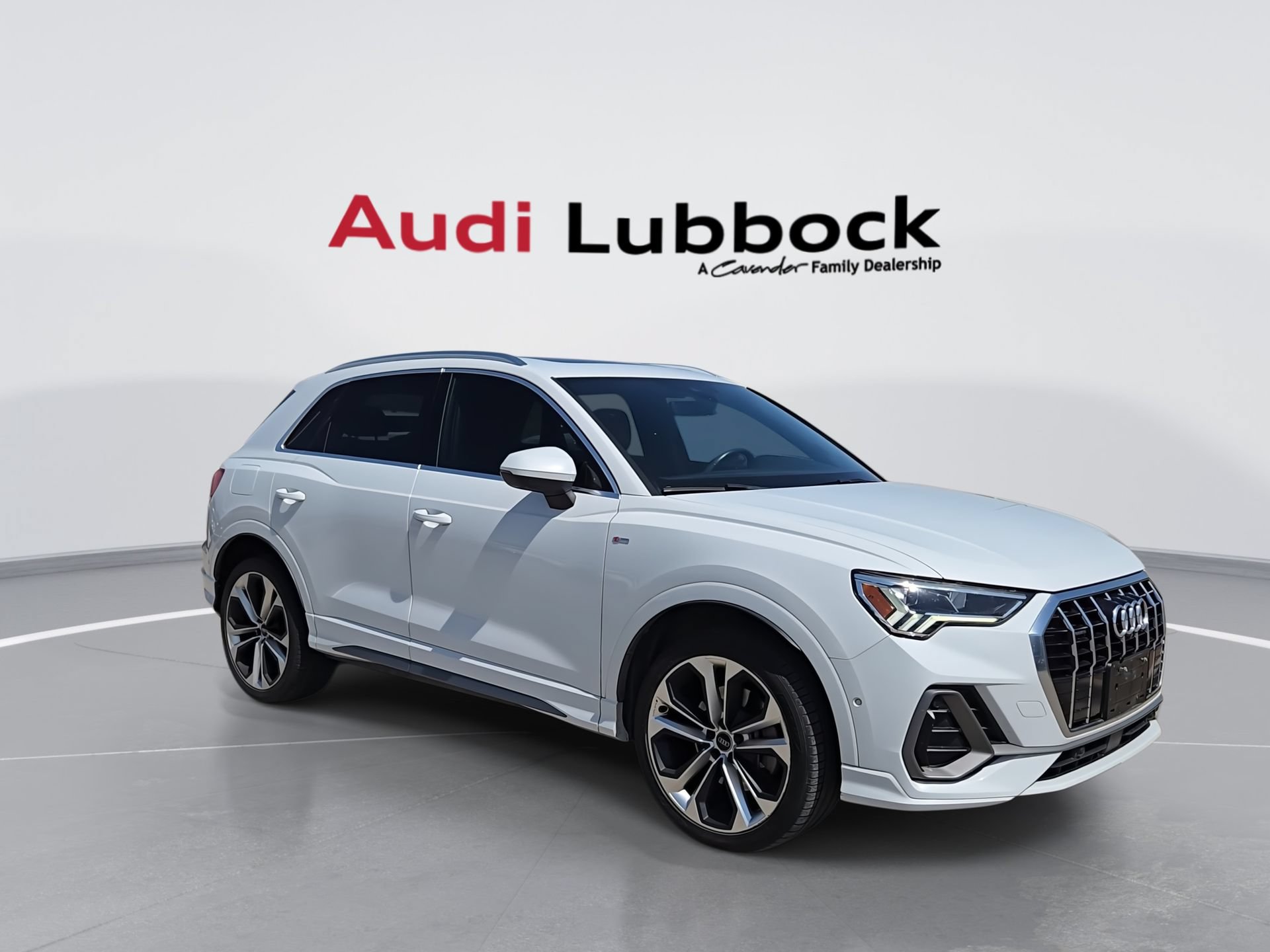 Used 2019 Audi Q3 2.0T Prestige w/ Prestige Package AWD/4WD image 2