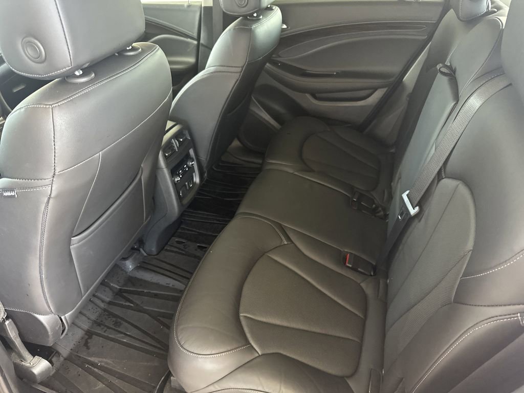 Used 2019 Buick Envision Essence image 29