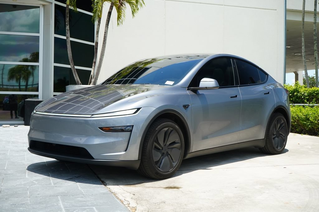 Used 2026 Tesla Model Y AWD image 3