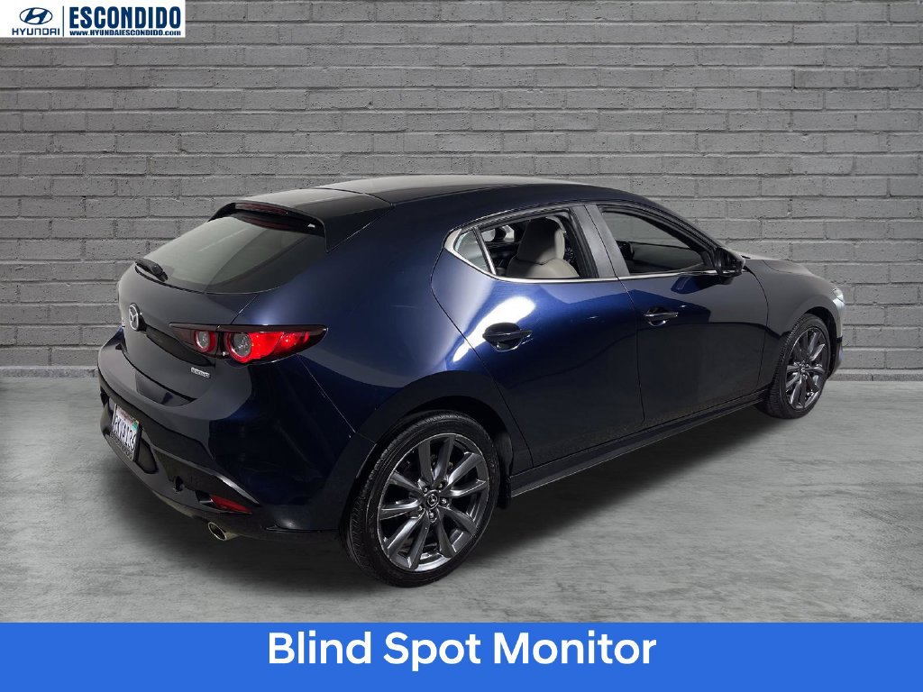 Used 2019 MAZDA MAZDA3 Hatchback FWD image 3
