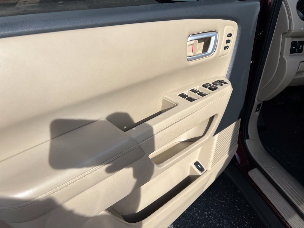 Used 2014 Honda Pilot Touring image 16